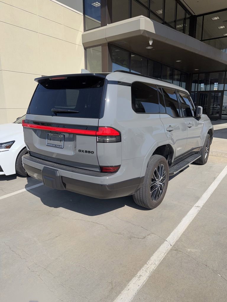 Used 2024 Lexus GX 550 w/ Accessory Package (2T) image 3