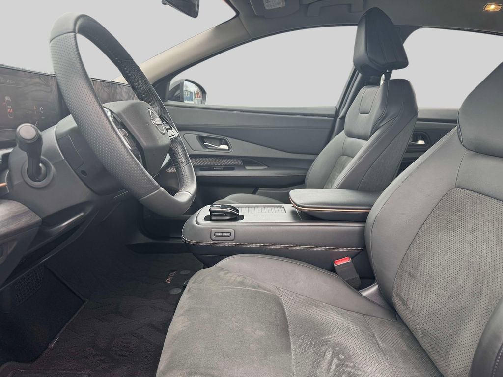 Used 2024 Nissan Ariya AWD image 14