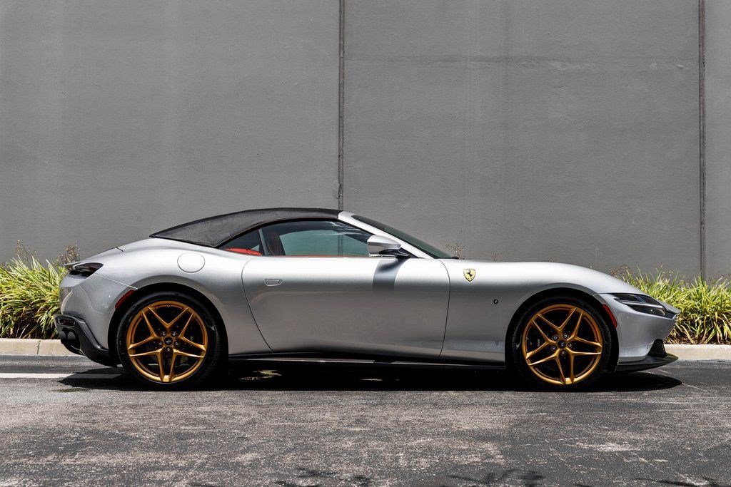 Used 2024 Ferrari Roma Spider image 6