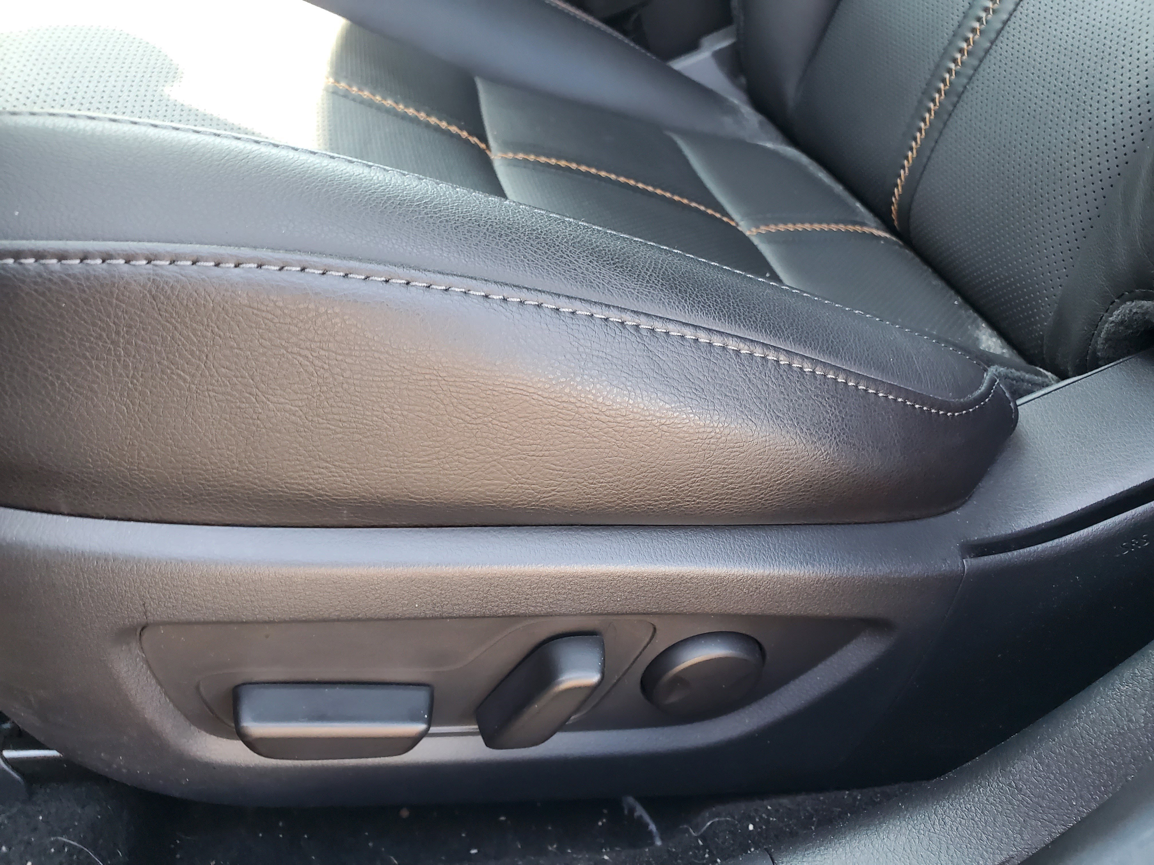 Used 2025 MAZDA CX-50 AWD 2.5 Hybrid w/ Premium Pkg image 17