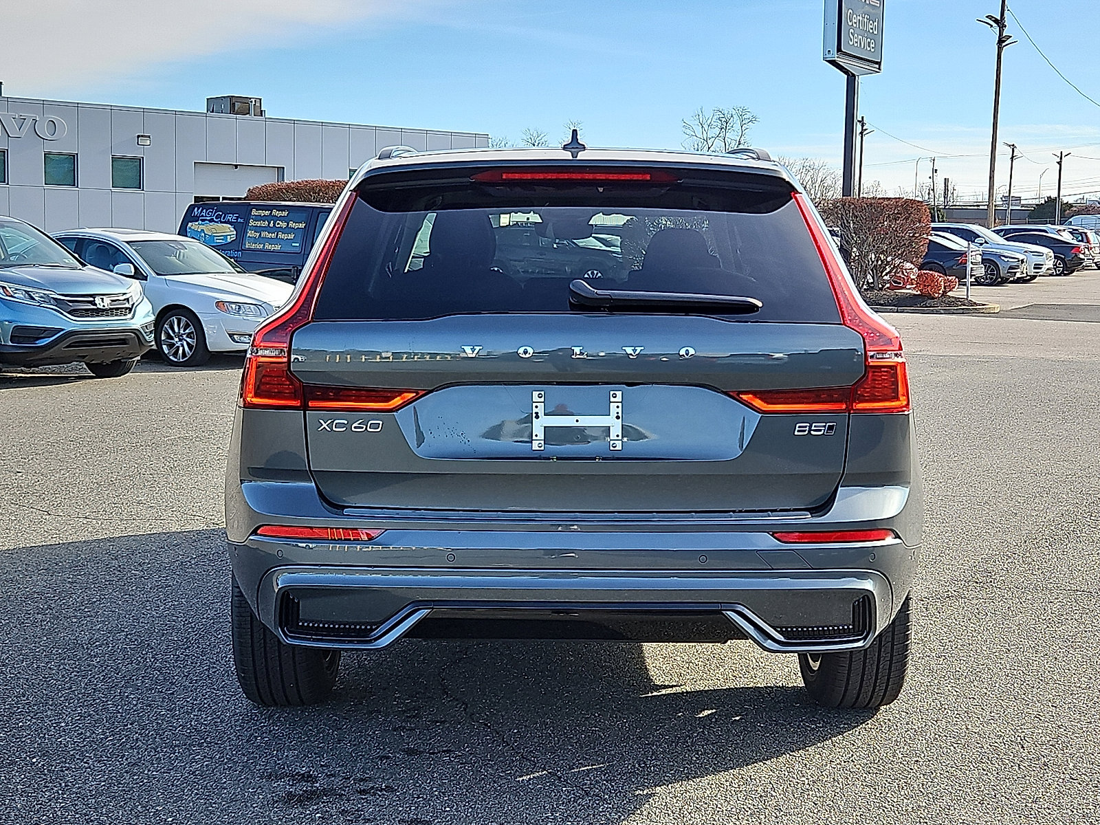 New 2026 Volvo XC60 B5 Plus w/ Protection Package Premier AWD/4WD image 5