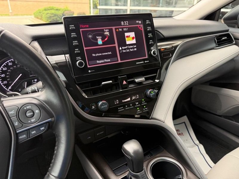 Used 2023 Toyota Camry SE w/ Audio Upgrade Package FWD image 25