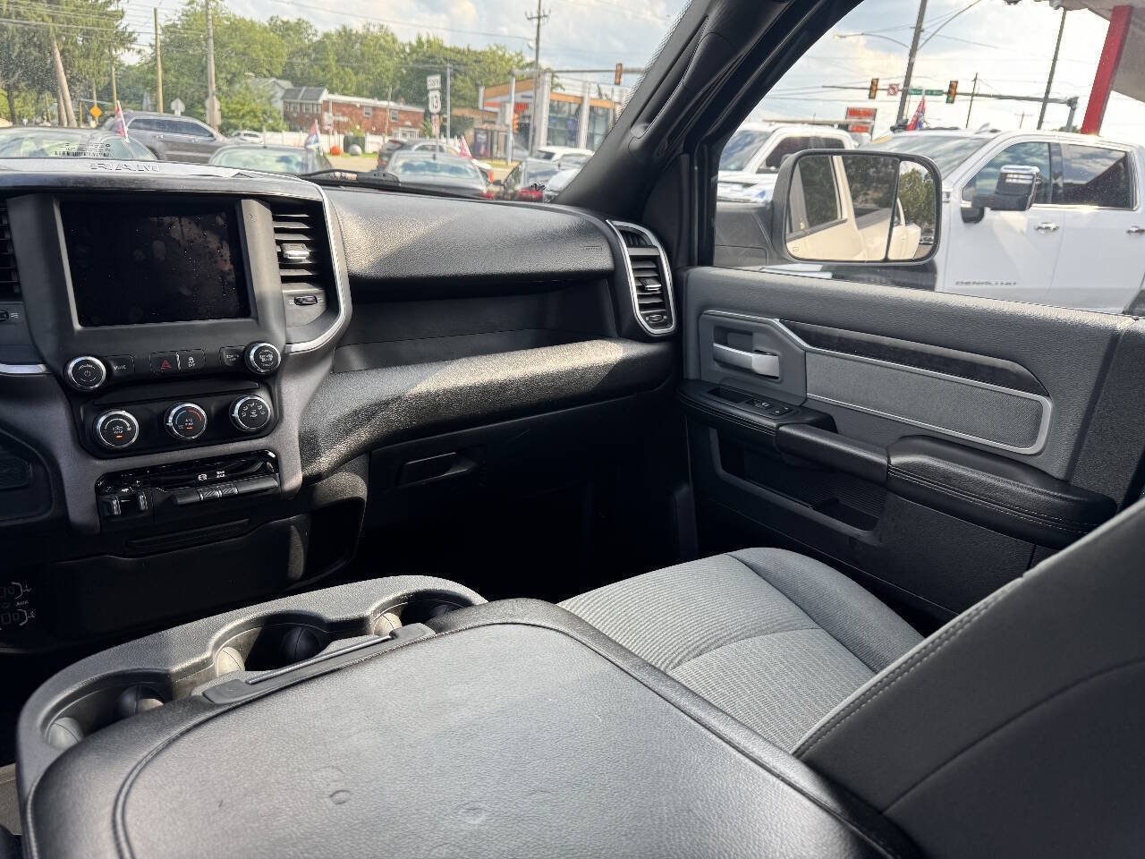 Used 2022 RAM 3500 Big Horn AWD/4WD image 15