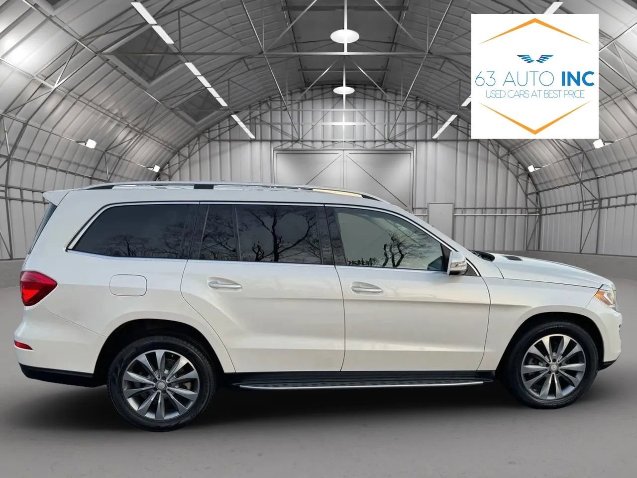Used 2015 Mercedes-Benz GL 450 4MATIC w/ Appearance Package image 6