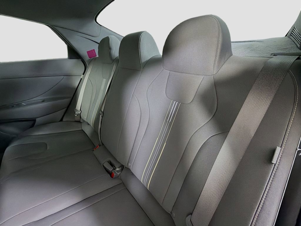 Used 2025 Hyundai Elantra Sport FWD image 22