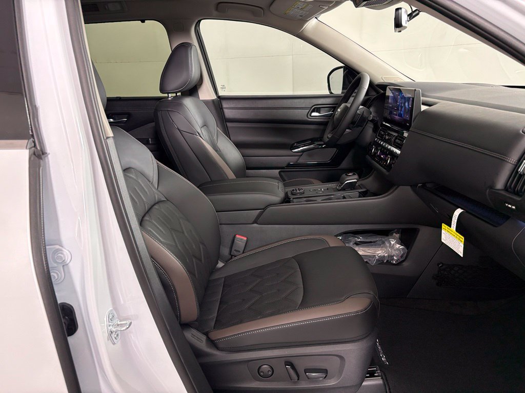 New 2026 Nissan Pathfinder Platinum w/ Cargo Package AWD/4WD image 47