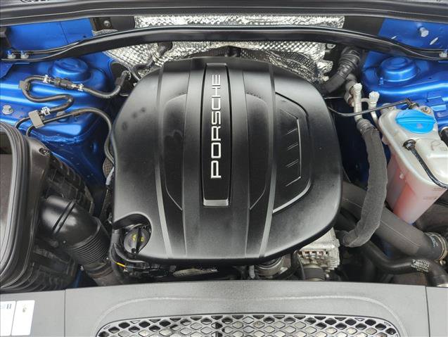 Used 2018 Porsche Macan AWD/4WD image 23