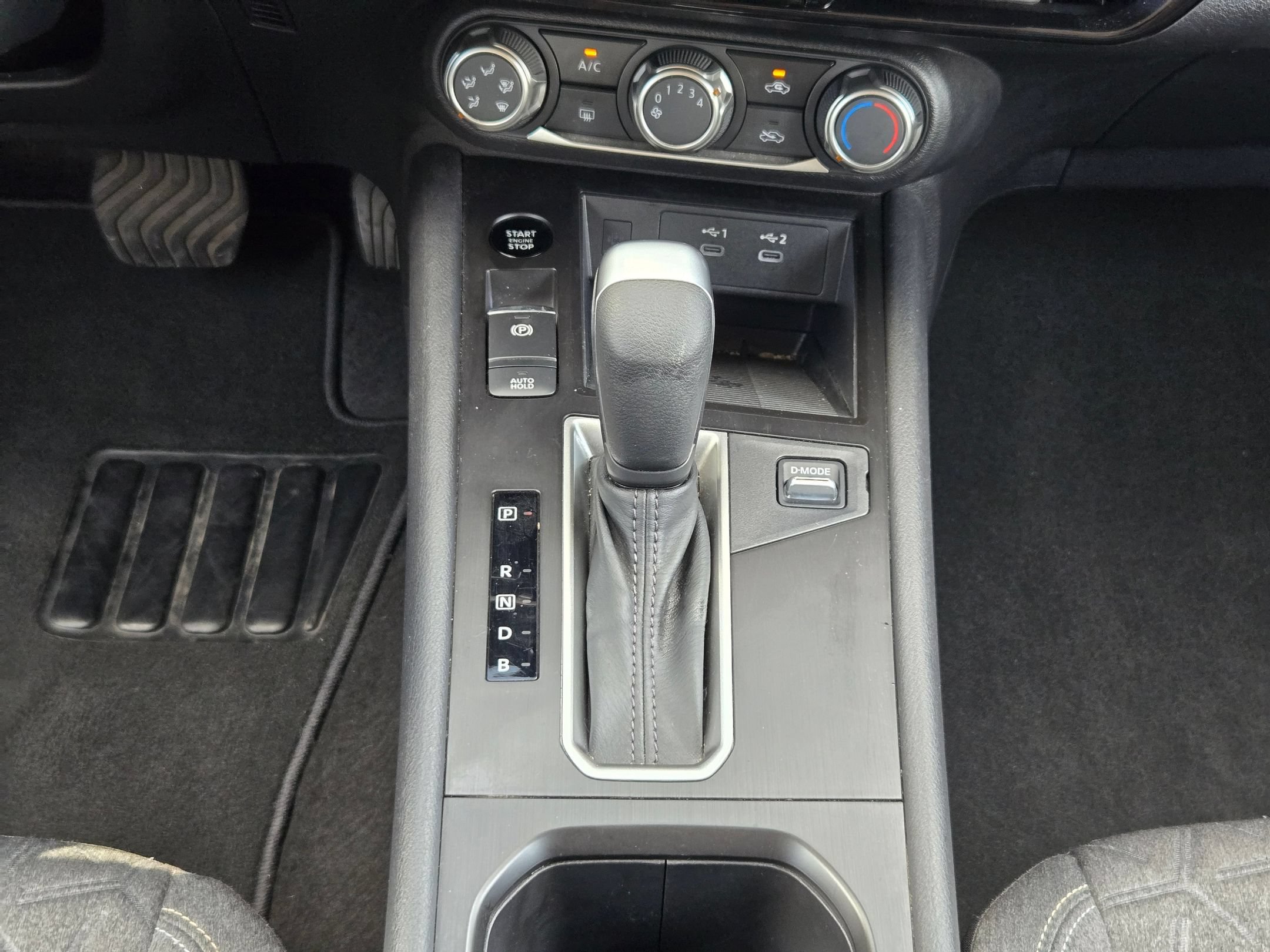 Used 2025 Nissan Kicks SV FWD image 19