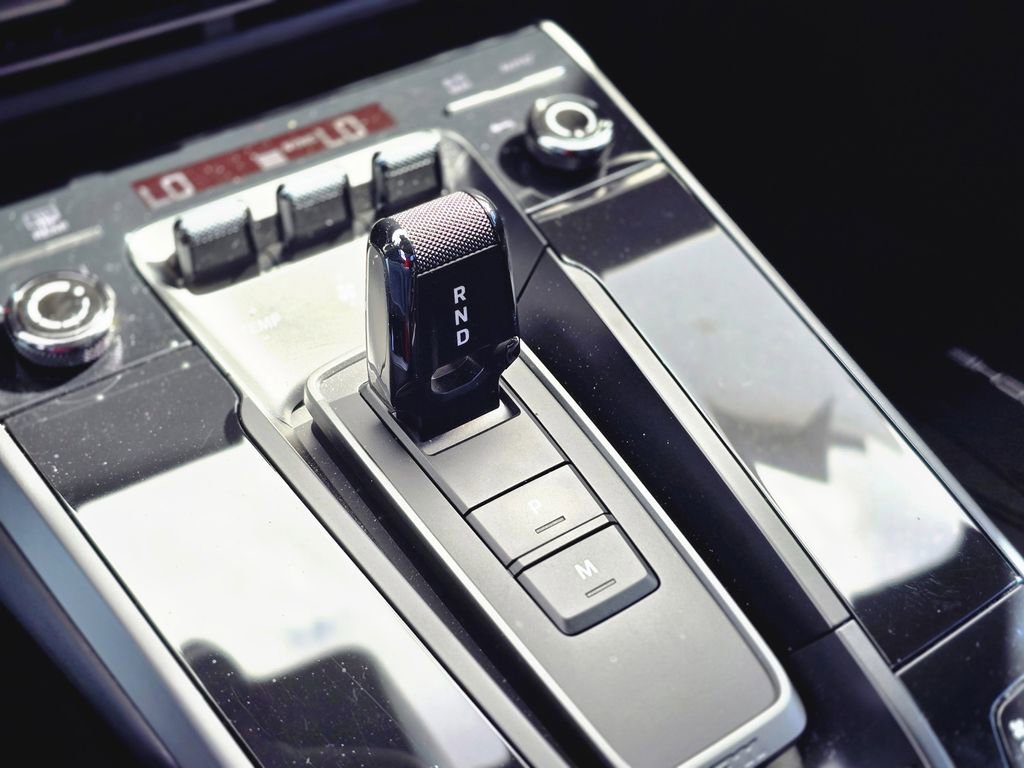 Used 2023 Porsche 911 Carrera w/ Premium Package image 20