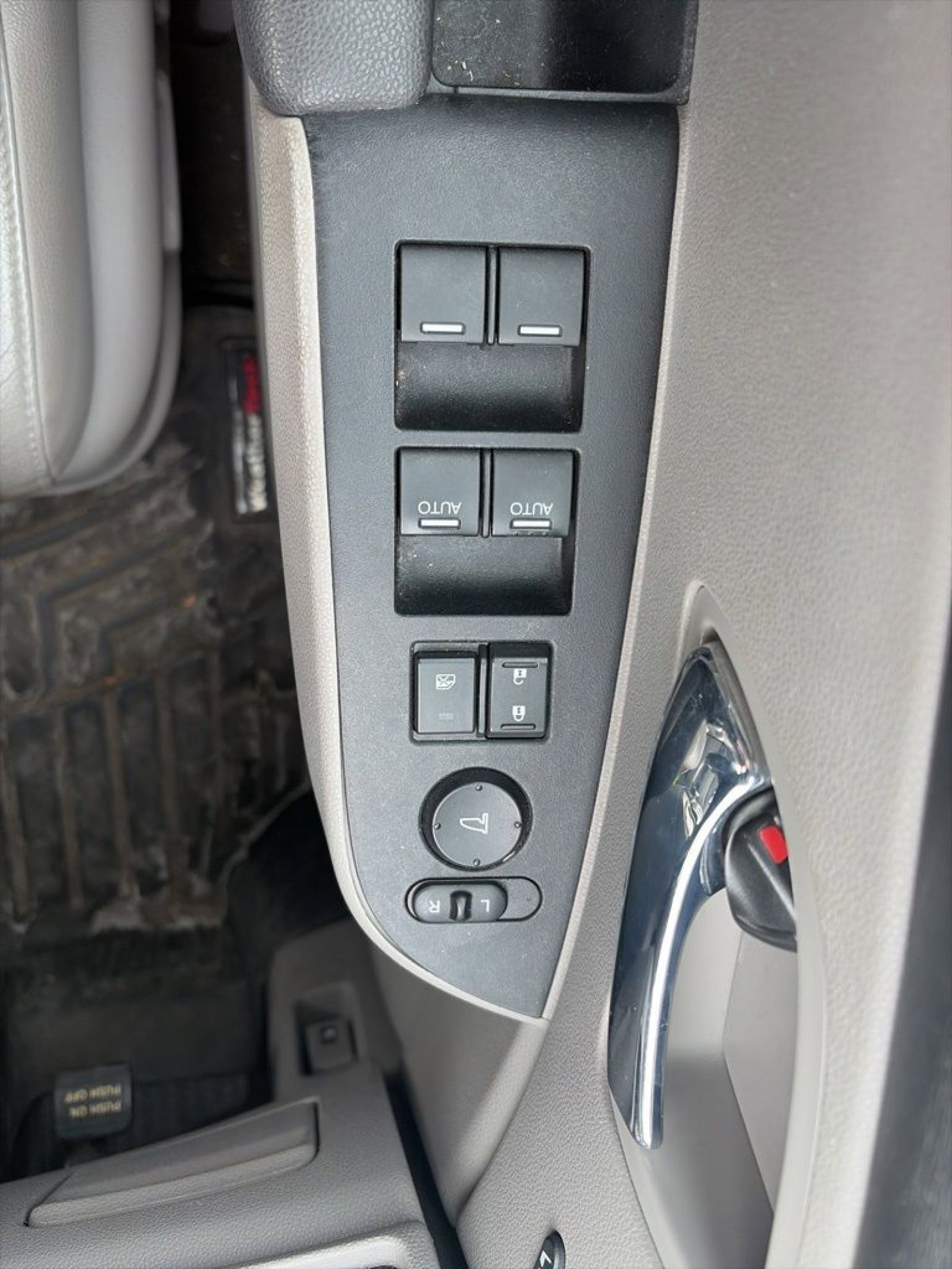 Used 2015 Honda Odyssey Touring Elite image 14