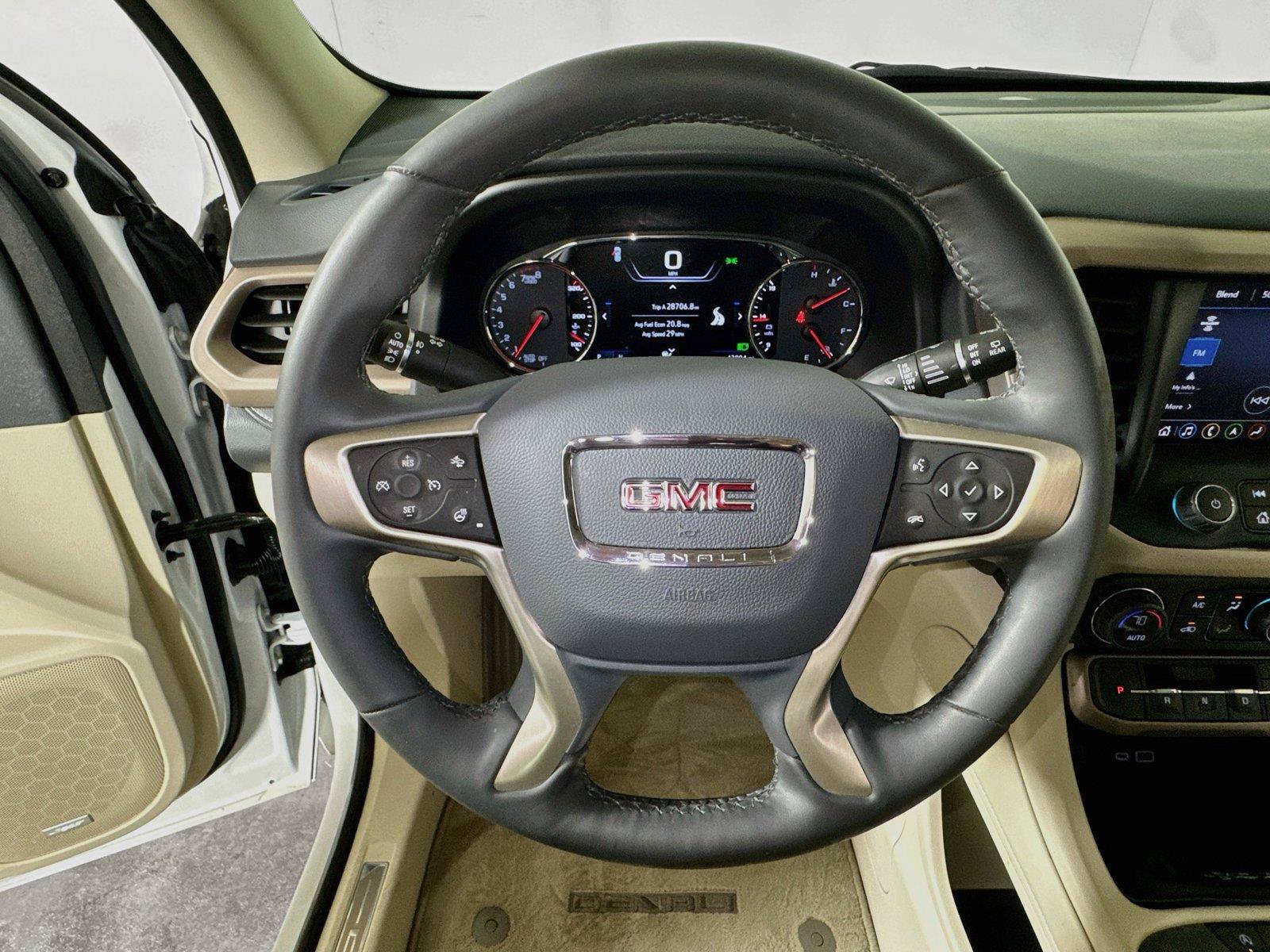 Certified 2023 GMC Acadia Denali w/ Denali Technology Package FWD image 9