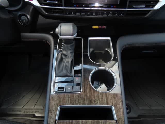 Used 2025 Toyota Sienna Platinum AWD/4WD image 26