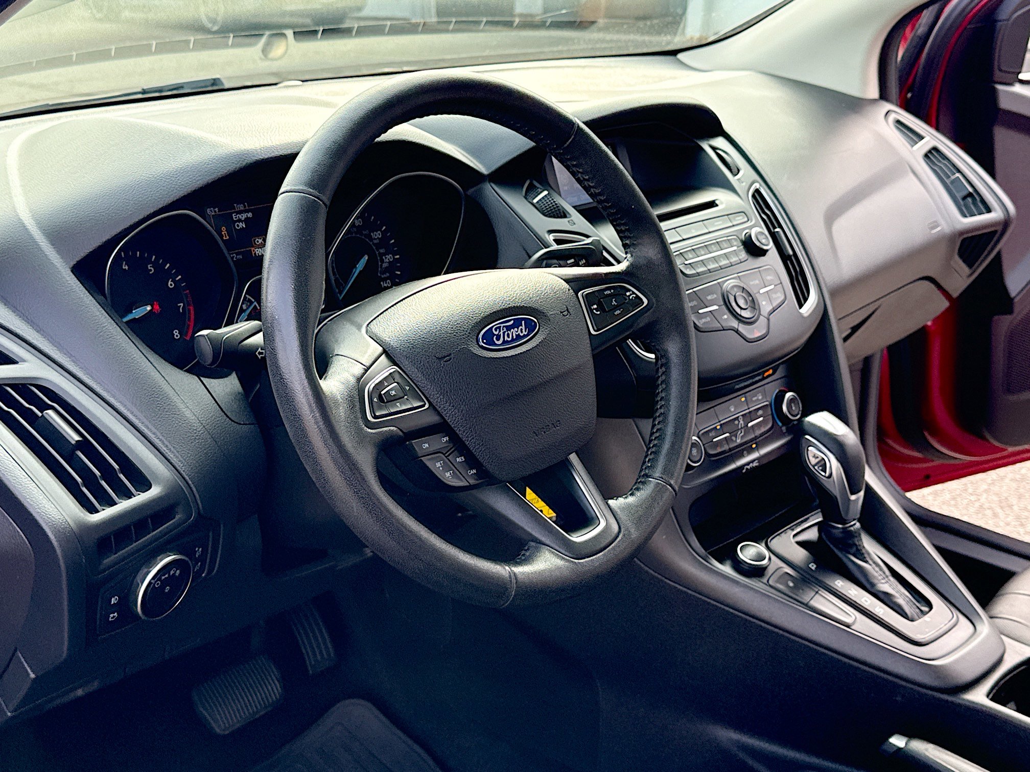 Used 2015 Ford Focus SE w/ Equipment Group 201A image 4