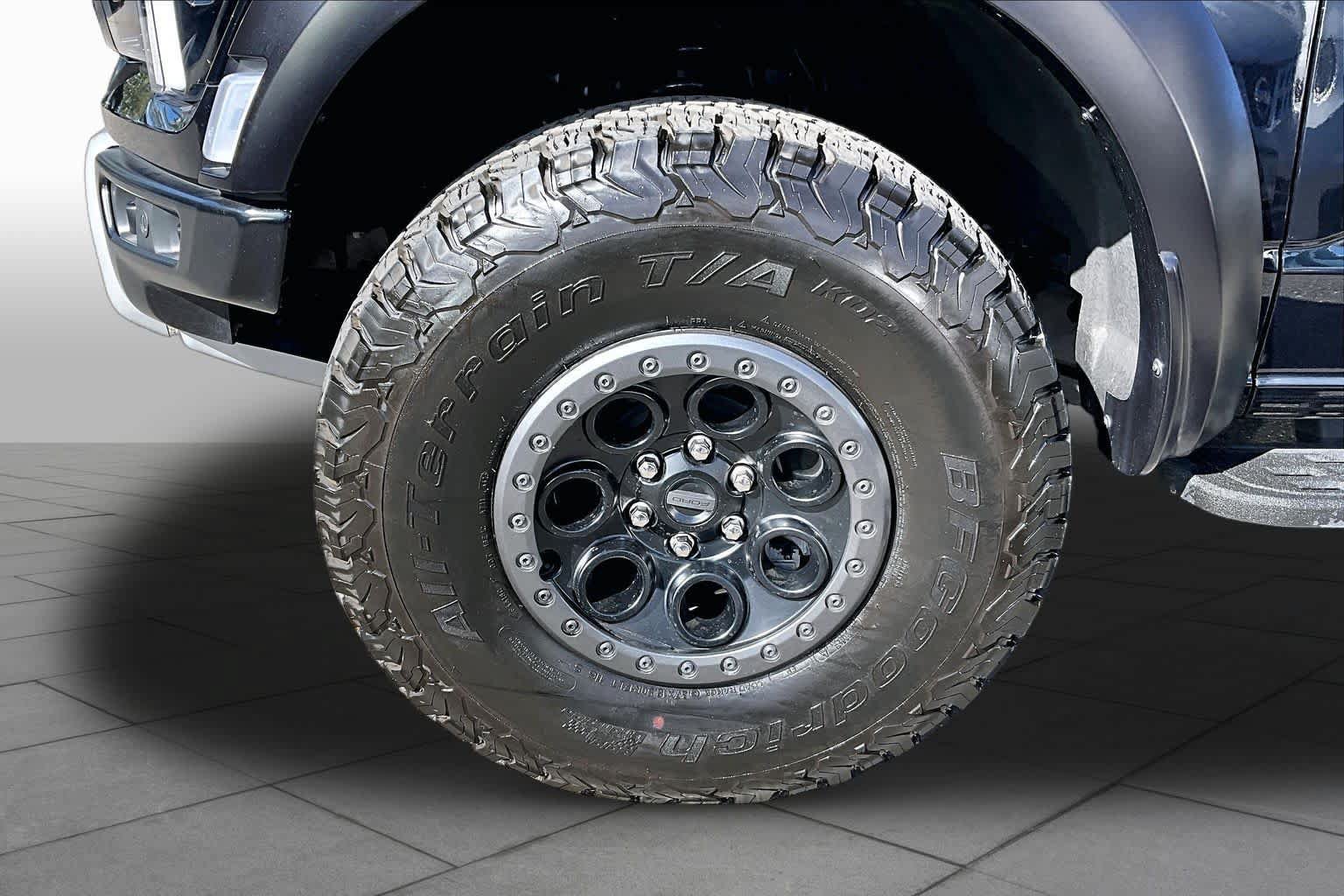 Used 2025 Ford F150 Raptor AWD/4WD image 11