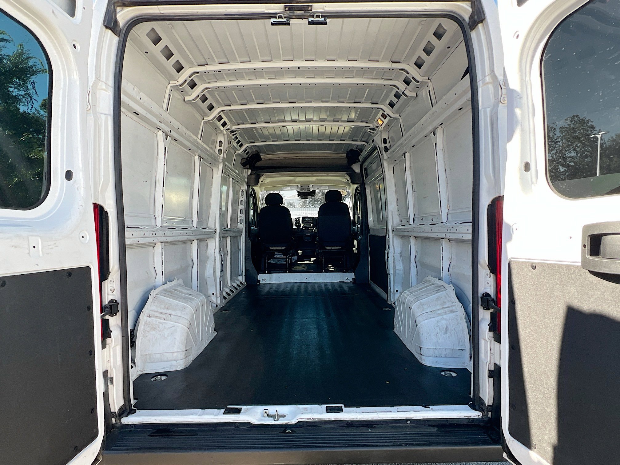 Used 2023 RAM ProMaster 2500 image 34