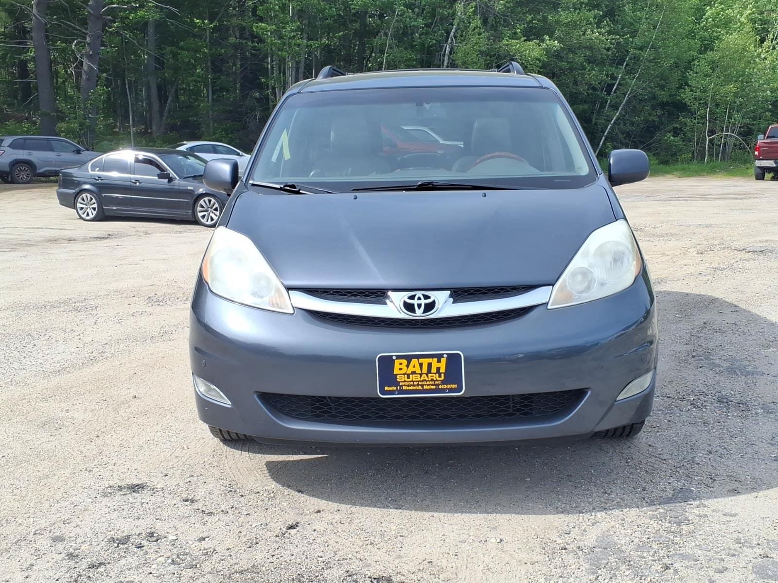 Used 2009 Toyota Sienna XLE Limited FWD image 3