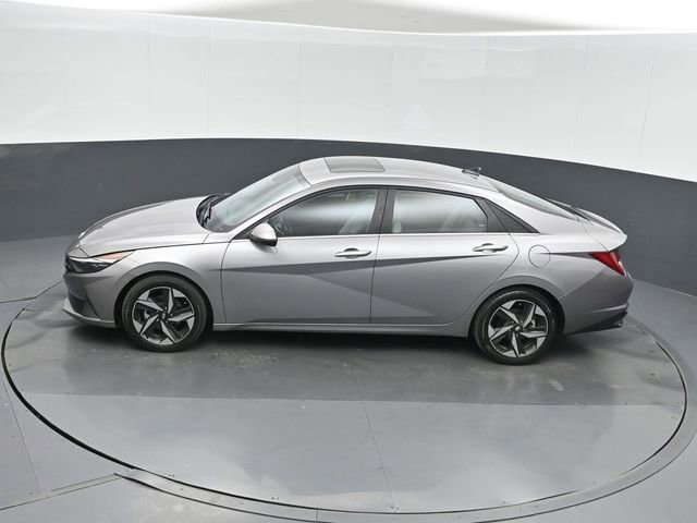 Used 2023 Hyundai Elantra Limited image 34