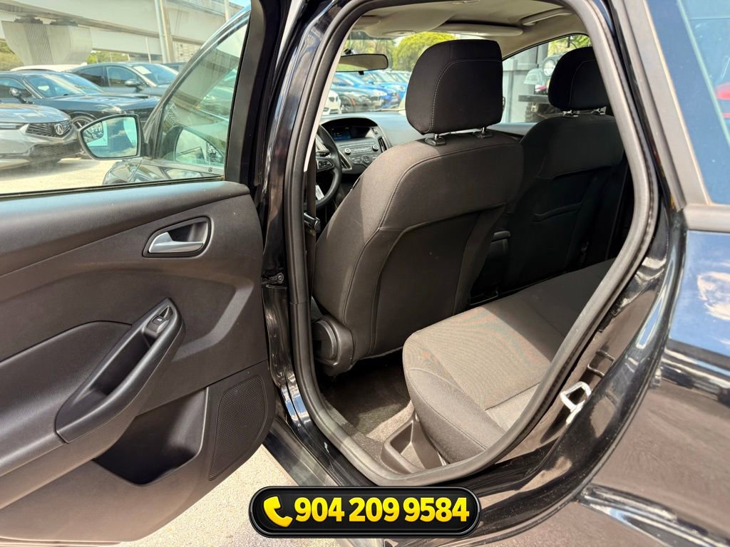 Used 2018 Ford Focus SE FWD image 22