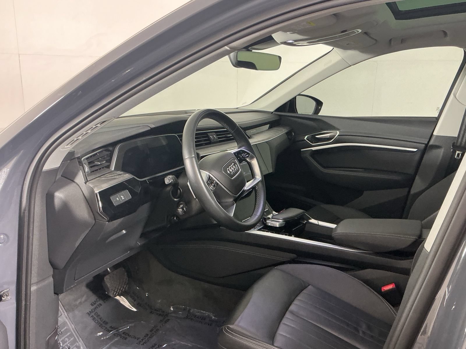 Used 2024 Audi Q8 e-tron Premium Plus AWD/4WD image 11
