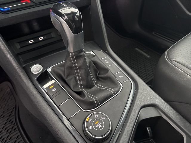 Certified 2023 Volkswagen Tiguan SE R-Line image 21