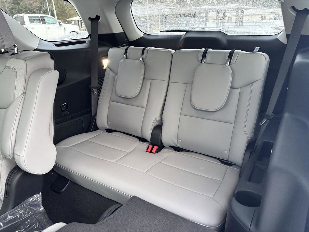 New 2026 Ford Explorer Active w/ Active Comfort Package image 14