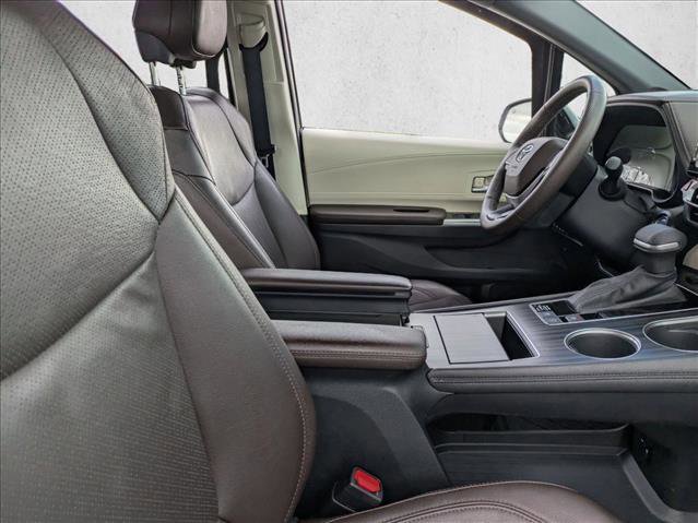 Certified 2023 Toyota Sienna Platinum image 24