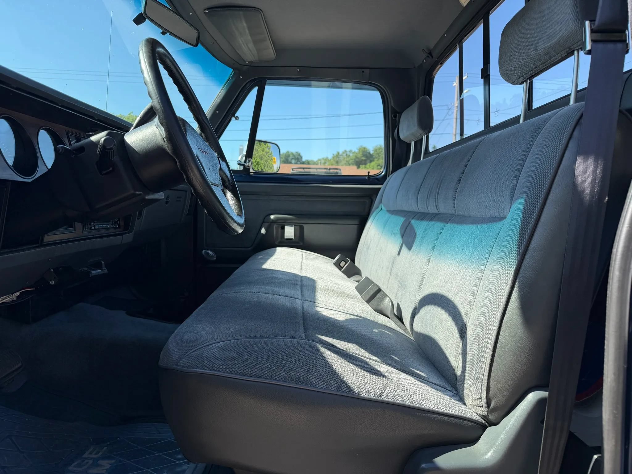 Used 1993 Dodge D/W Truck 250 AWD/4WD image 16