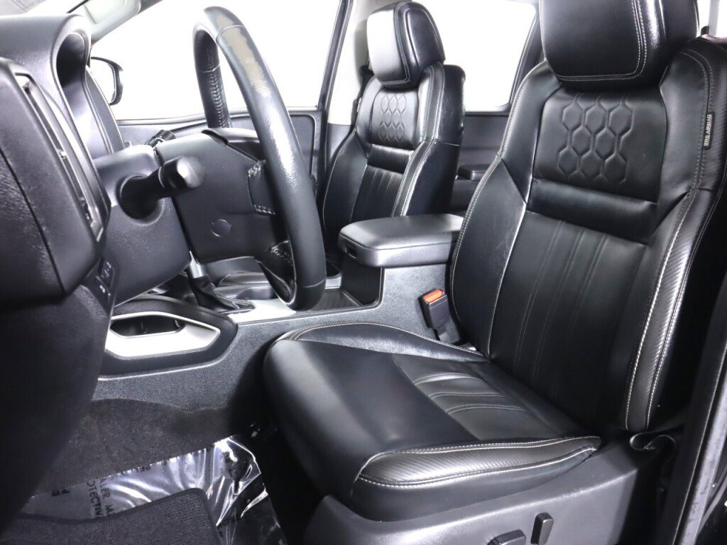 Used 2023 Nissan Frontier SV w/ SV Premium Package image 34
