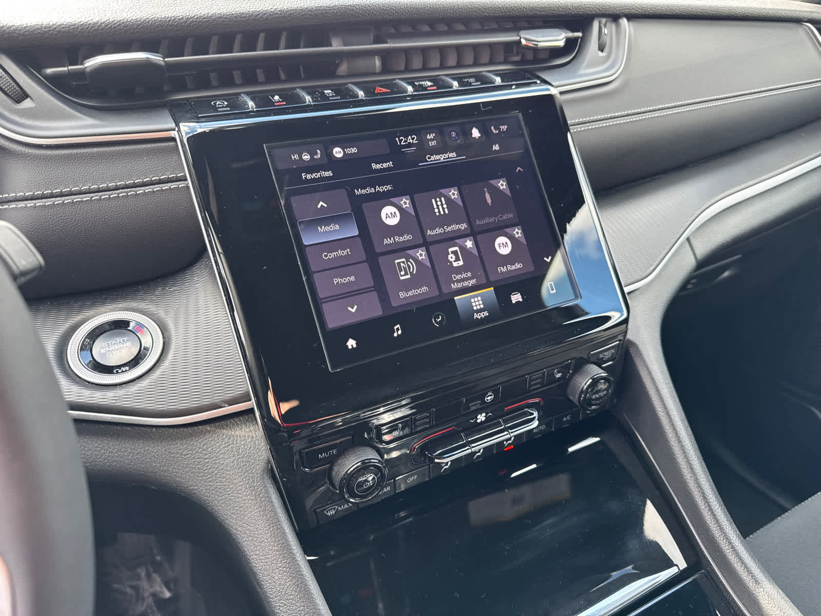 Used 2025 Jeep Grand Cherokee L Laredo w/ Luxury Tech Group I AWD/4WD image 23