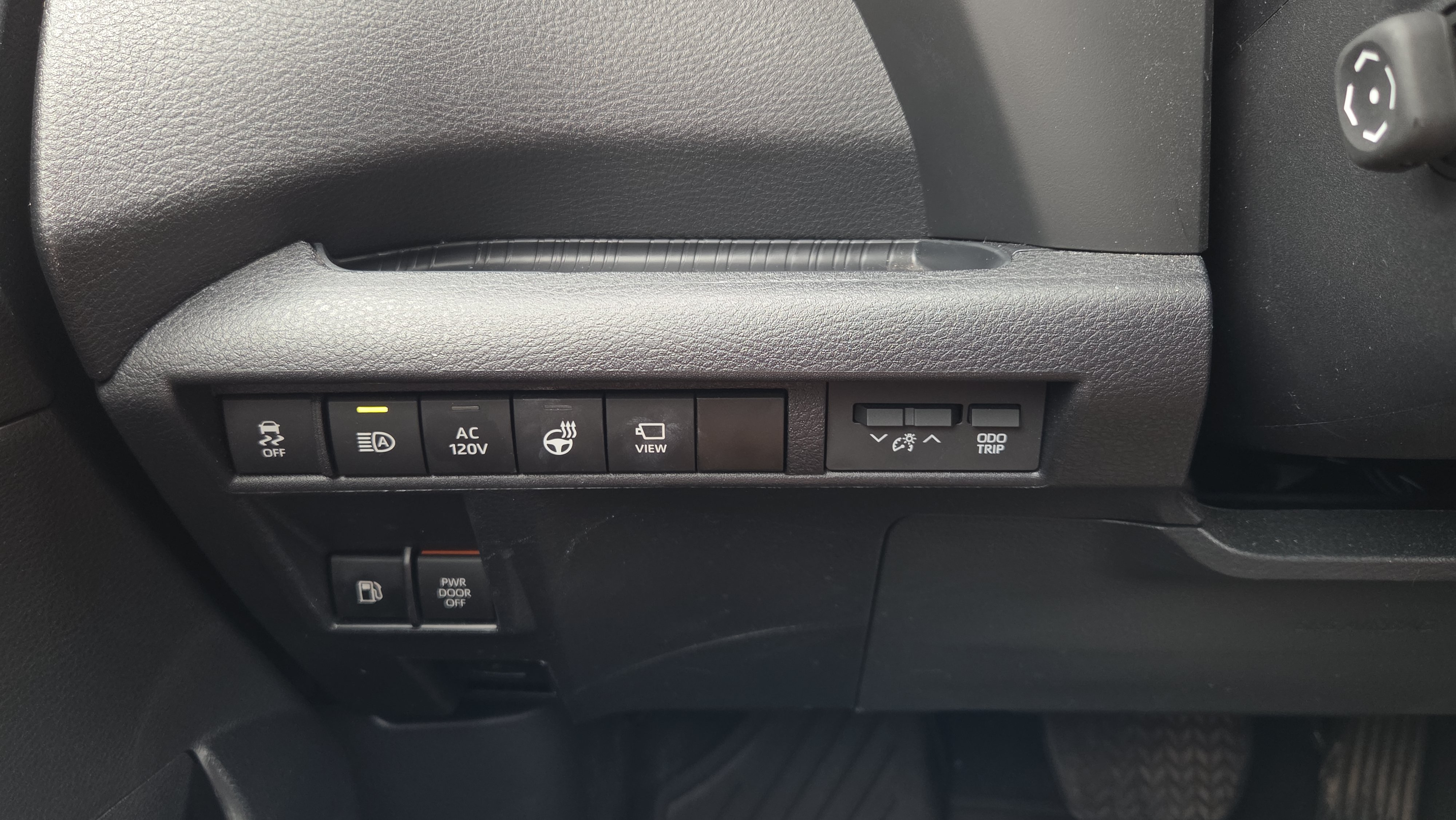 Certified 2025 Toyota Sienna Platinum AWD/4WD image 22