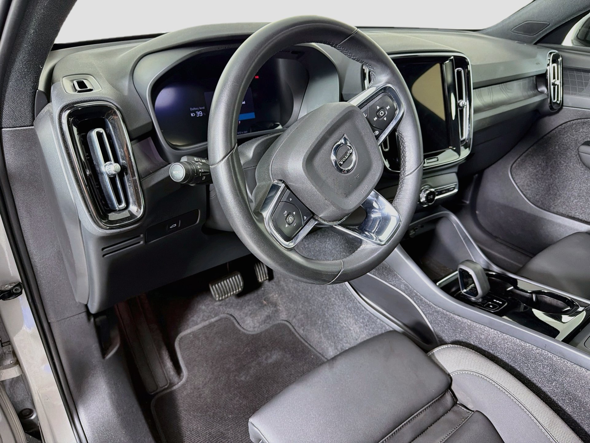 Certified 2023 Volvo C40 Recharge Core AWD/4WD image 10
