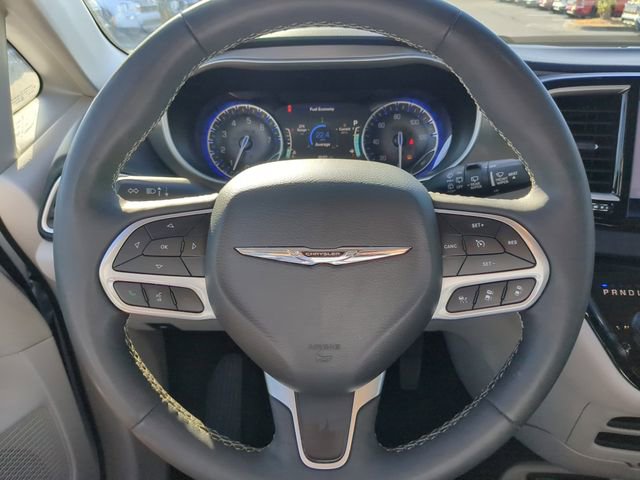 Used 2024 Chrysler Pacifica Touring-L image 31
