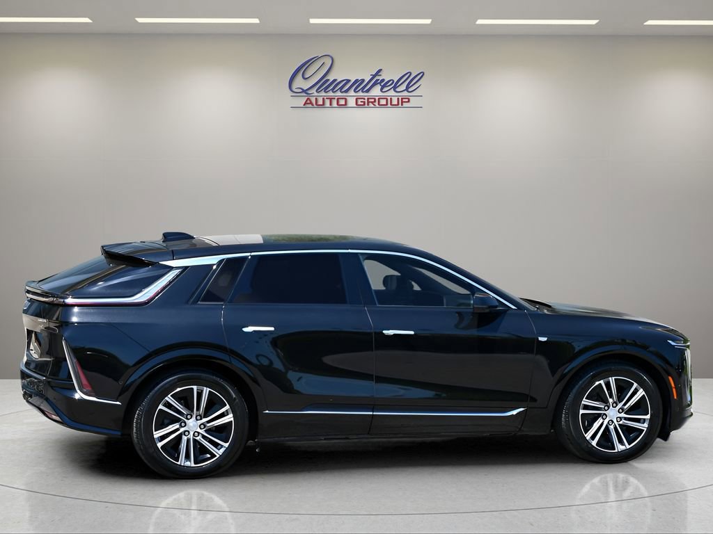 Certified 2024 Cadillac Lyriq Luxury AWD/4WD image 3