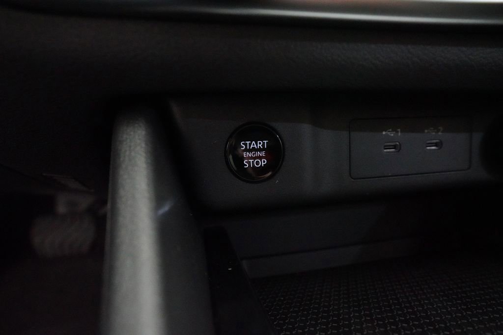 Certified 2026 Nissan Rogue SV image 31