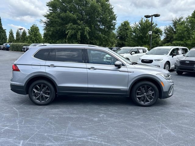 Used 2024 Volkswagen Tiguan SE AWD/4WD image 3
