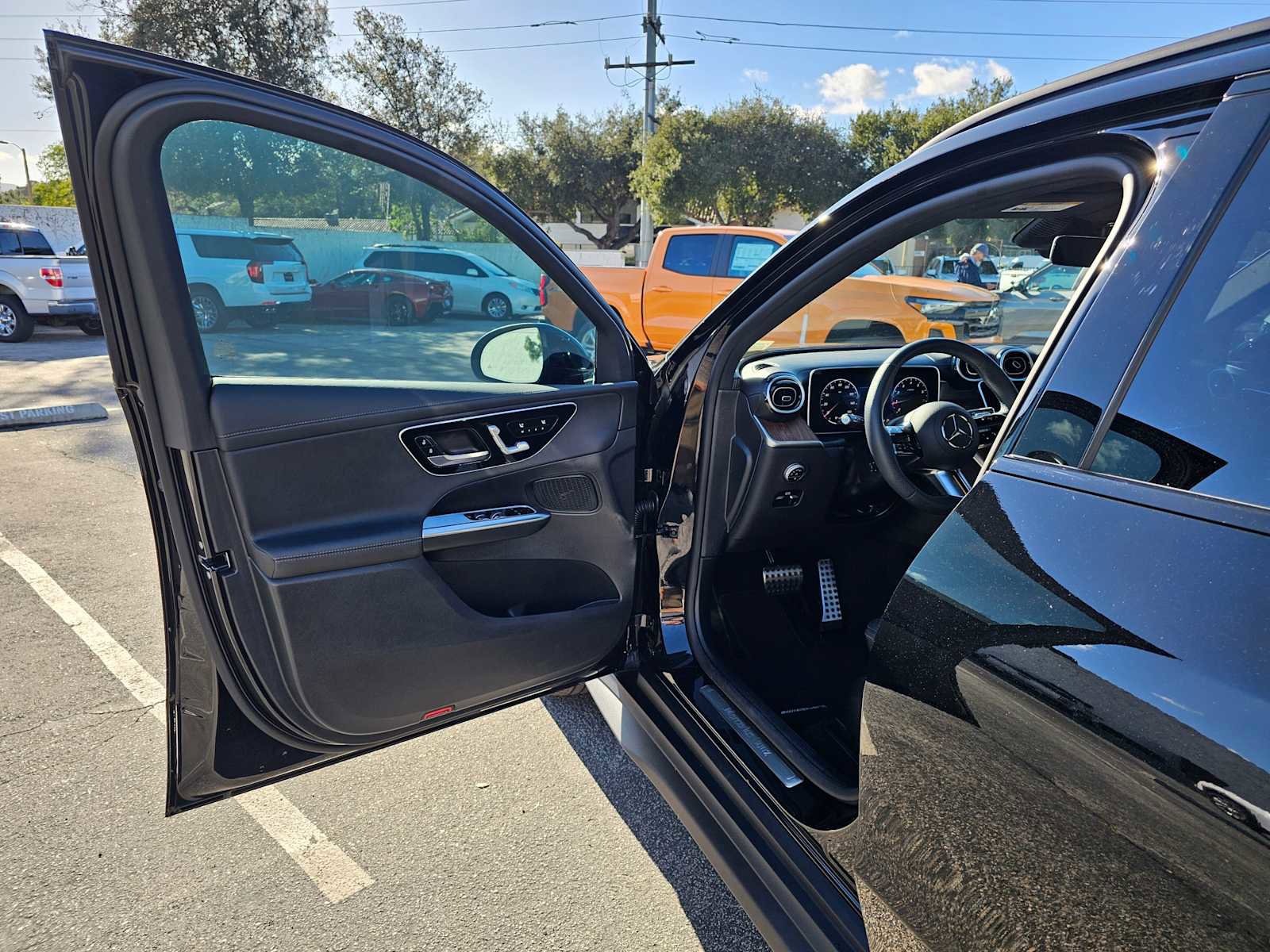 Used 2025 Mercedes-Benz GLC 300 image 19