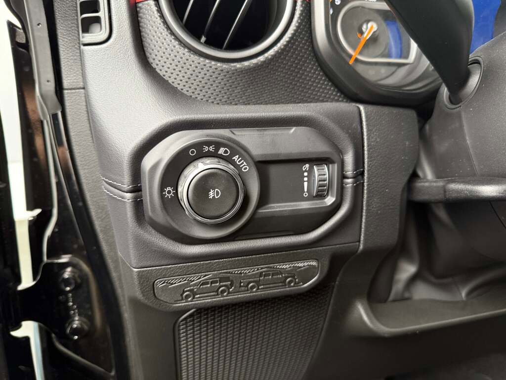 New 2025 Jeep Wrangler Rubicon w/ Convenience Group image 21