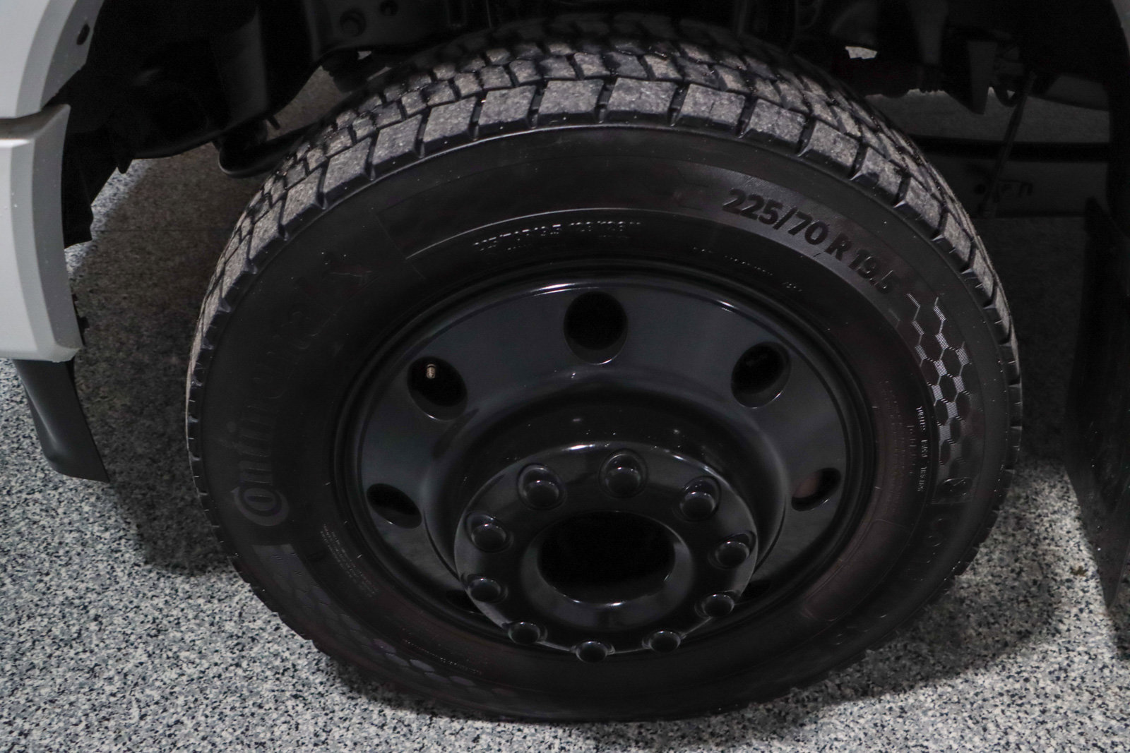 Used 2025 Ford F450 Platinum w/ FX4 Off-Road Package image 11