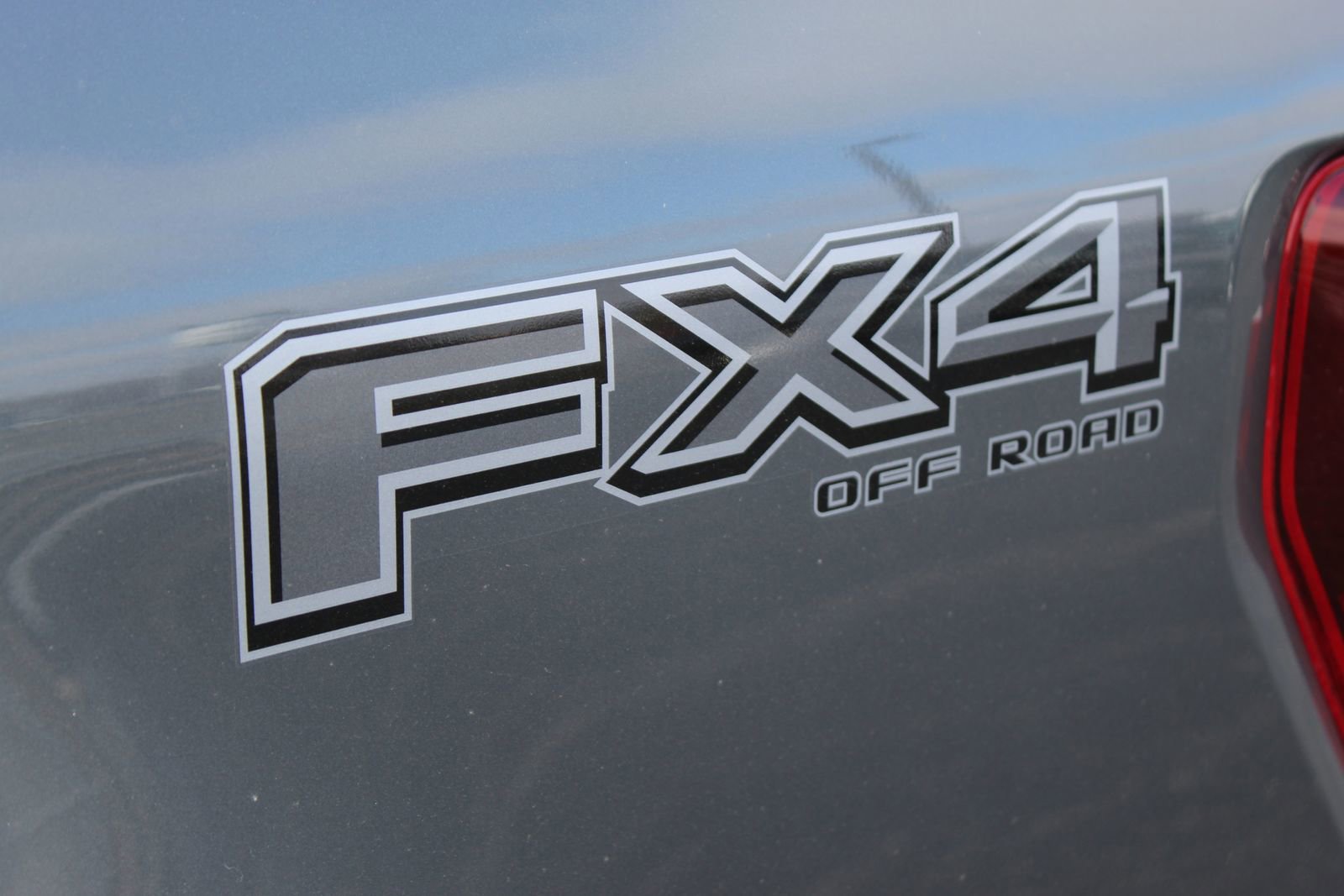 New 2025 Ford F150 Lariat w/ Equipment Group 501A Mid image 4