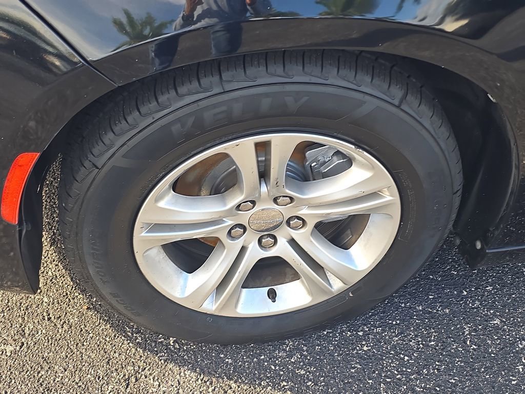 Used 2019 Dodge Charger SXT w/ Leather Interior Group image 8