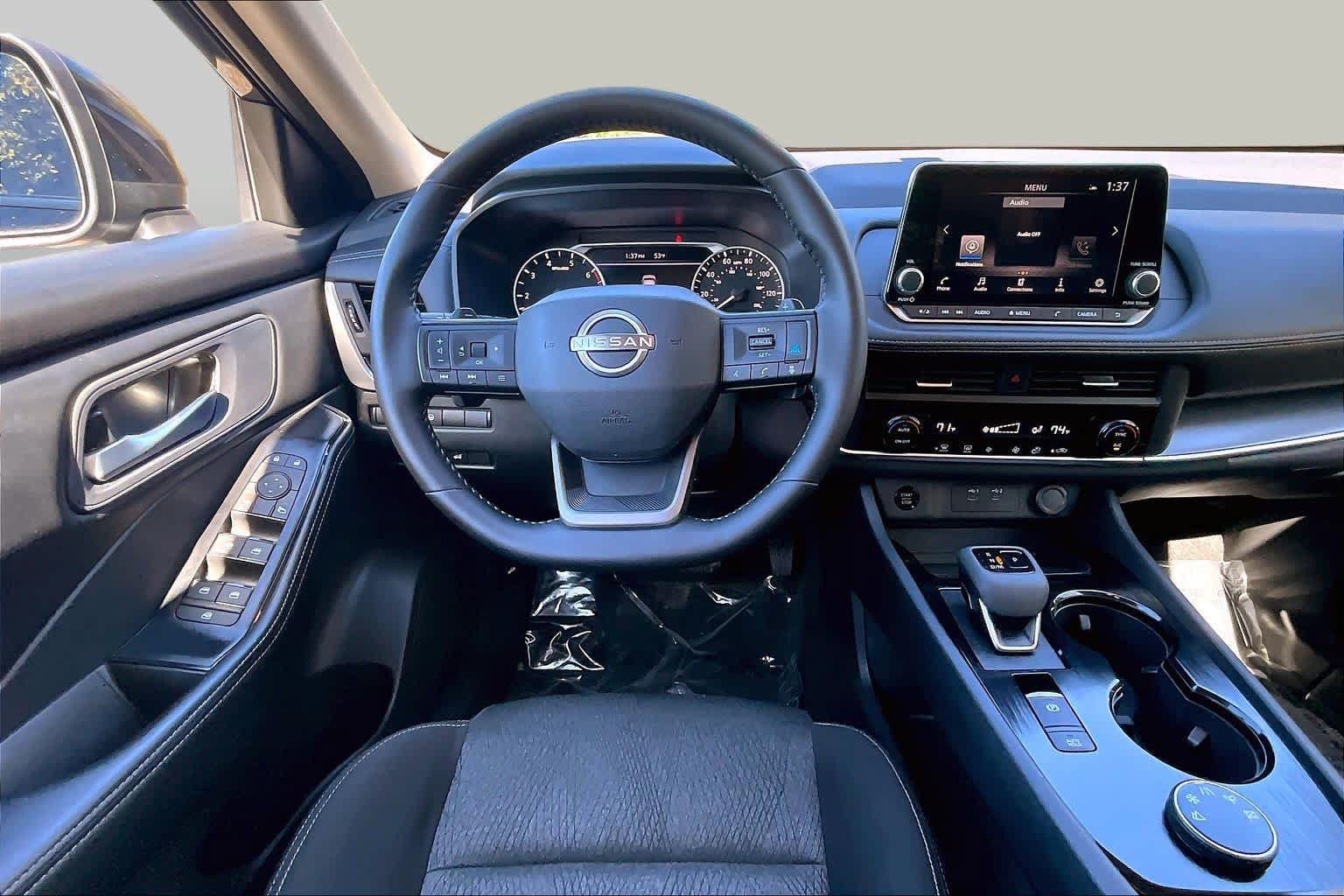 Used 2026 Nissan Rogue SV AWD/4WD image 6