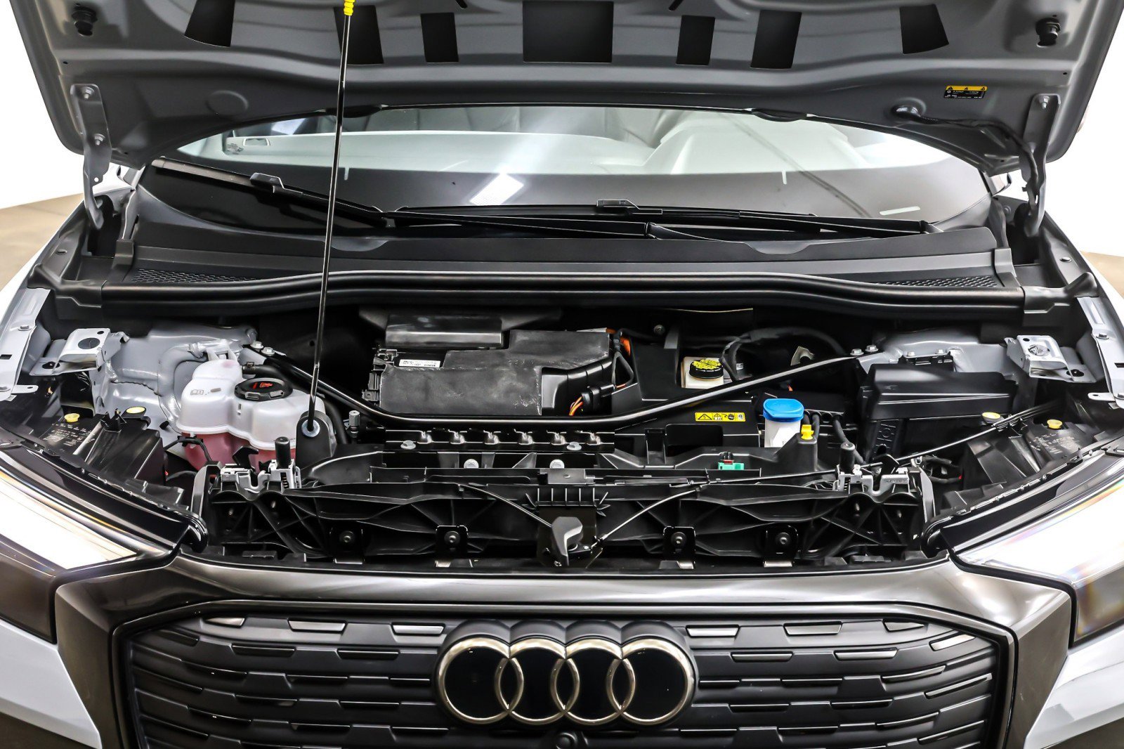 Used 2023 Audi Q4 e-tron Premium w/ Convenience Package image 12