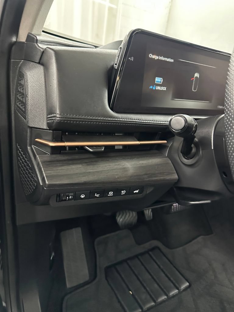 Used 2024 Nissan Ariya AWD image 14