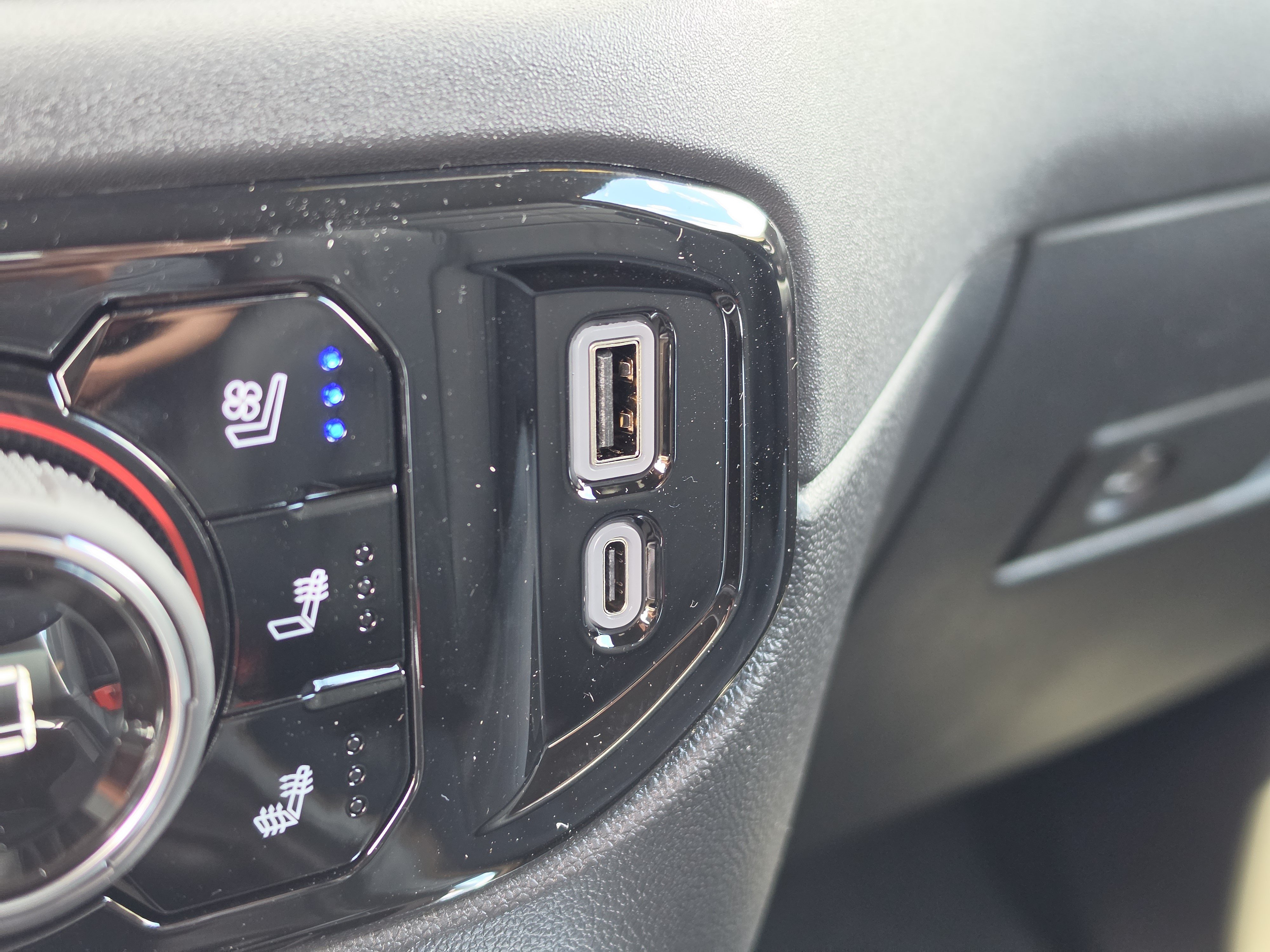 New 2026 Chevrolet Silverado 1500 High Country w/ Technology Package AWD/4WD image 32