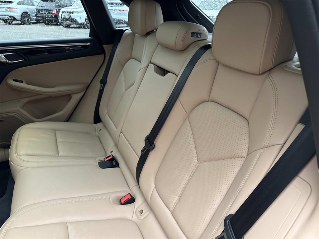 Used 2024 Porsche Macan image 14