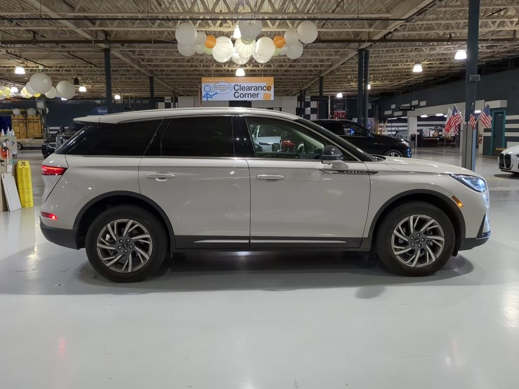 Used 2024 Lincoln Corsair AWD w/ Equipment Group 101A image 7