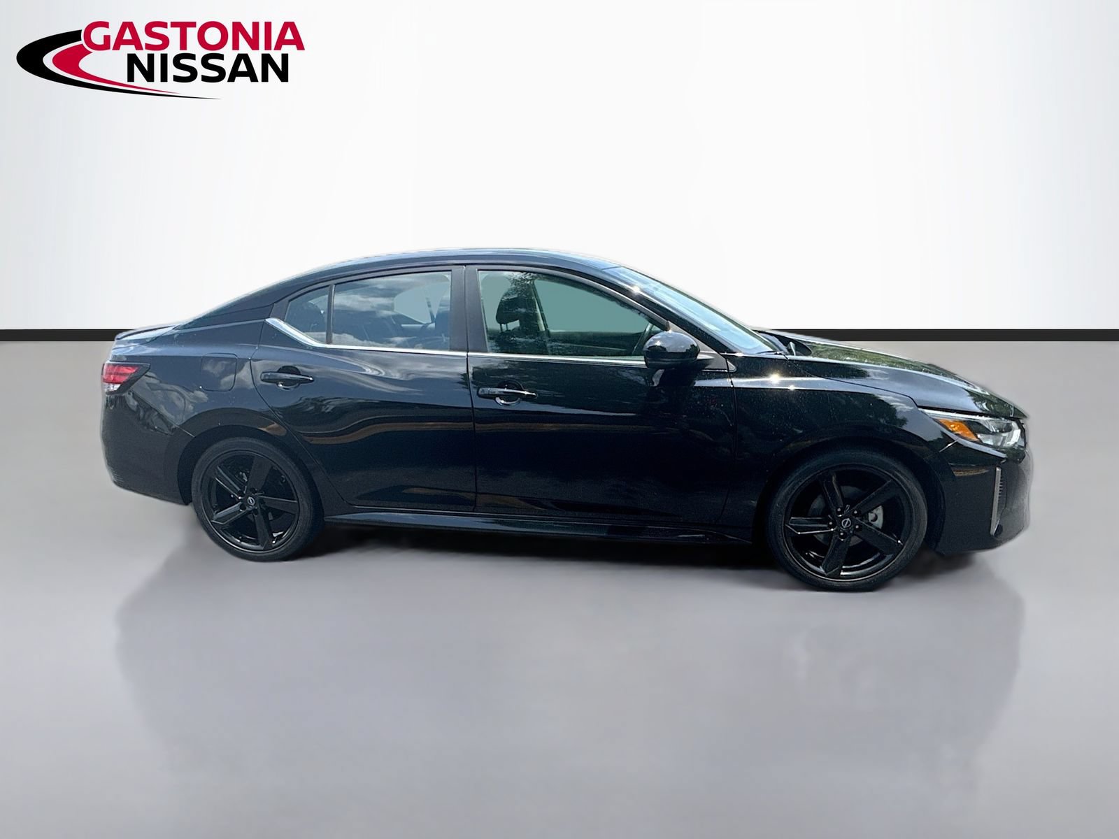 Used 2025 Nissan Sentra SR FWD image 10