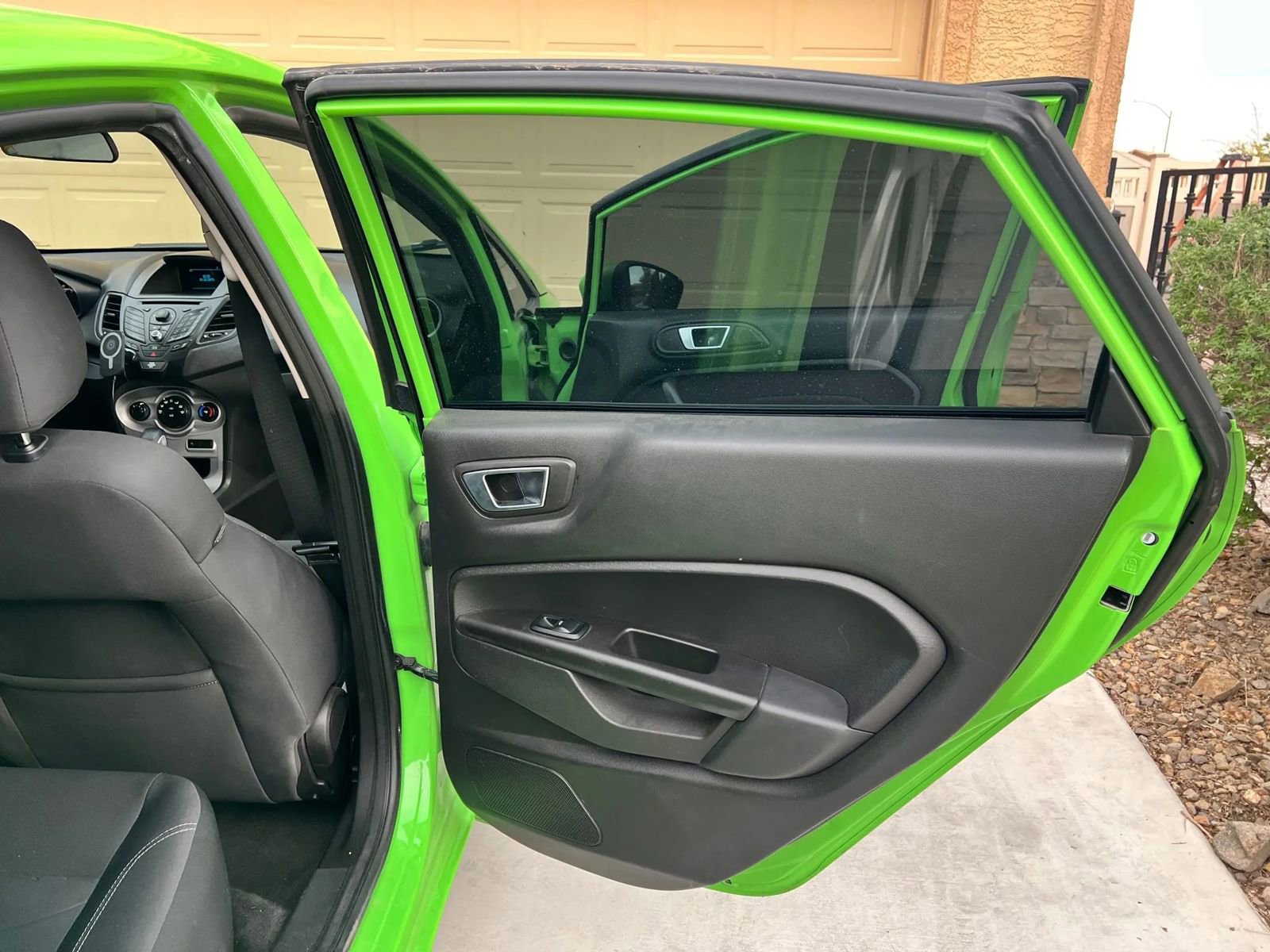 Used 2014 Ford Fiesta SE image 18