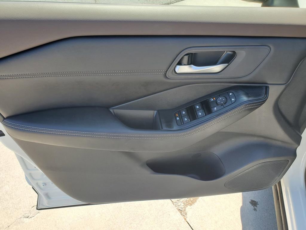 Certified 2023 Nissan Rogue SV w/ SV Premium B Package FWD image 20
