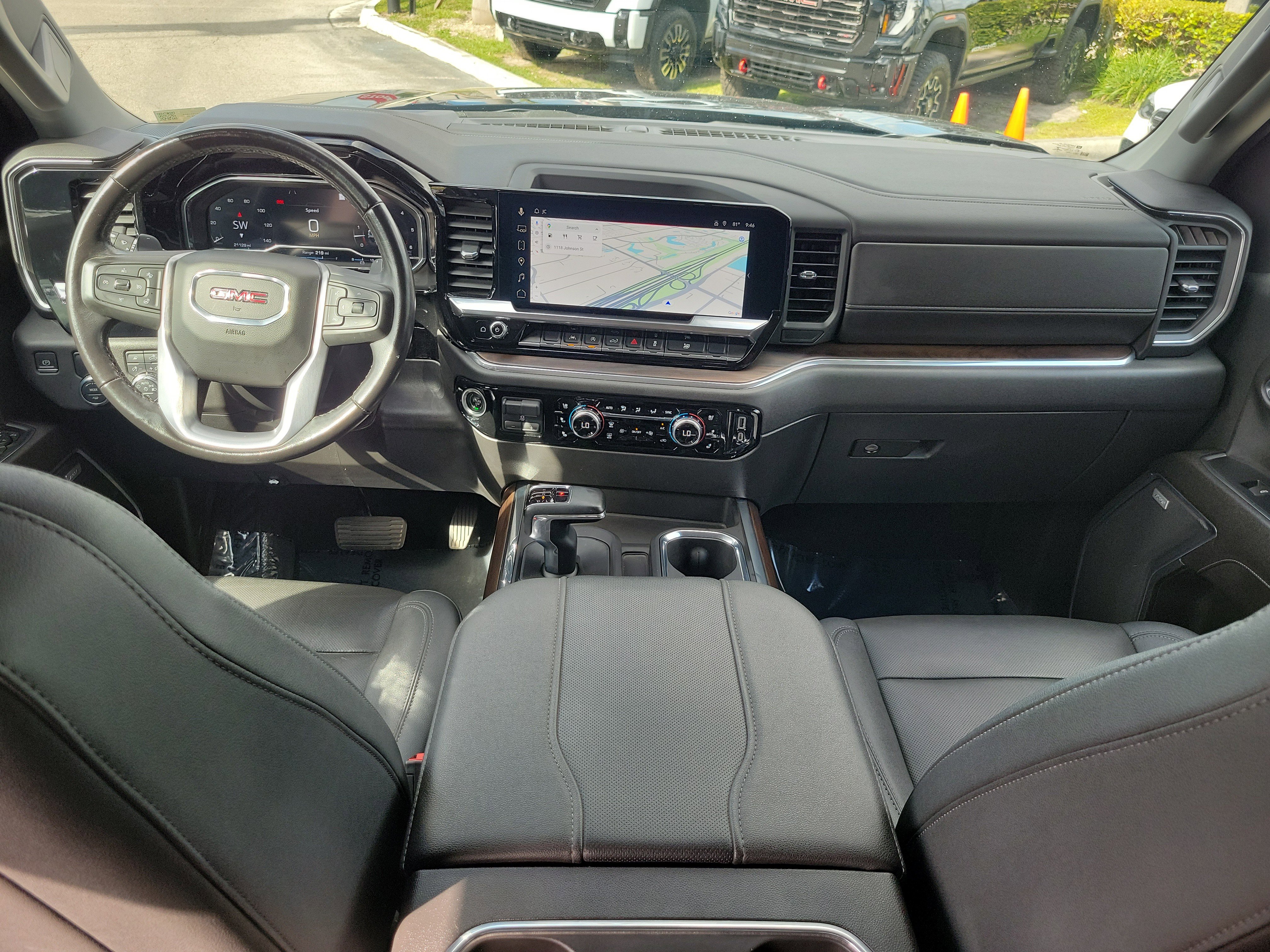 Used 2023 GMC Sierra 1500 SLT w/ SLT Convenience Package RWD image 17
